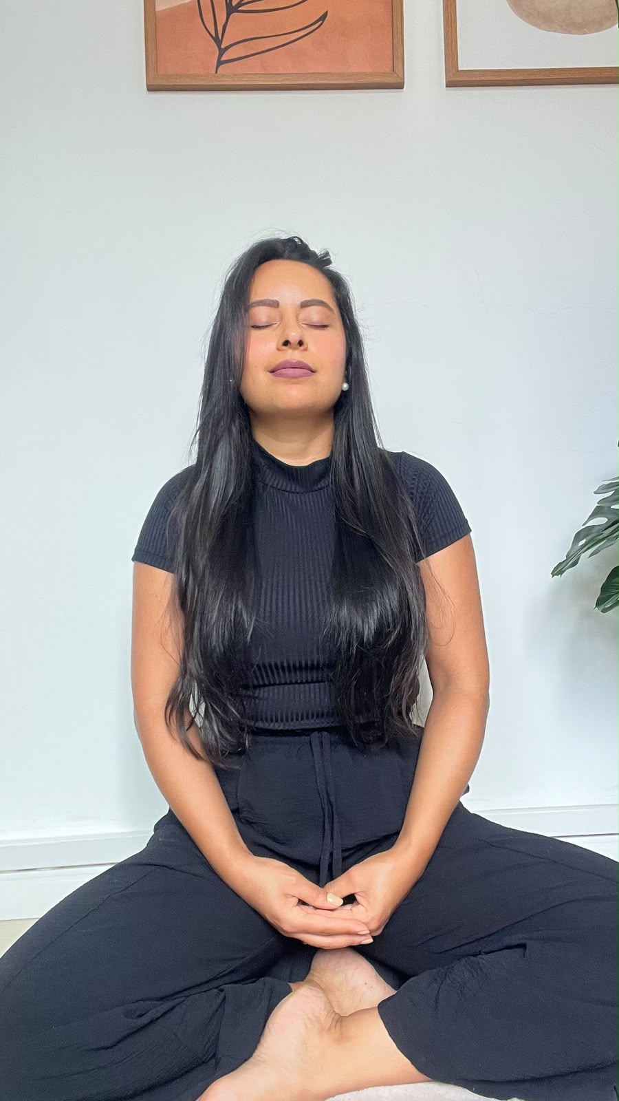 Marcia Camargo em meditação